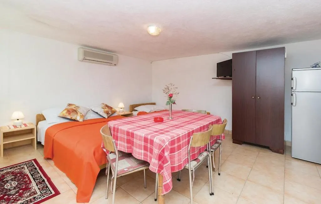 Apartmani Cizmesija Tkon Apartment